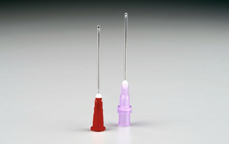 NEOJECT® Aufziehkanüle / 18G x 1 1/2"/ 1,20 x 38 mm /  mit Filter / 100 St. p.P. / PZN: 17984779 / REF: BNF18112
